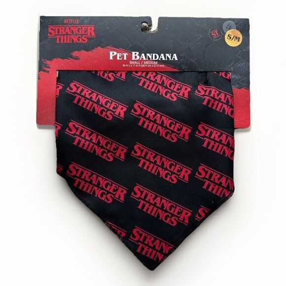 Netflix STRANGER THINGS Dog Bandana Black Small/Medium NWT Puppy Gift - Picture 1 of 4